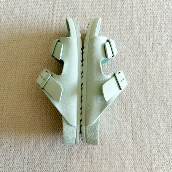 Birkenstock Surf Green Arizona Two Strap EVA Rubber Sandals Size 32 or 1-1.5 - Picture 3 of 6